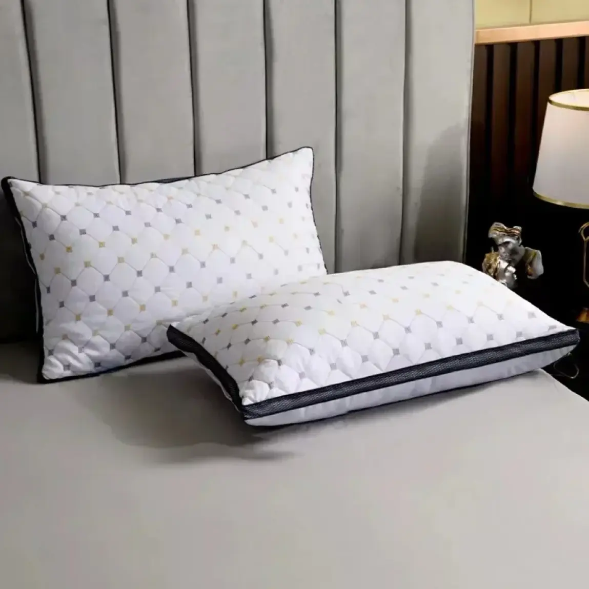Aura Detailansicht mit Kissen-Set